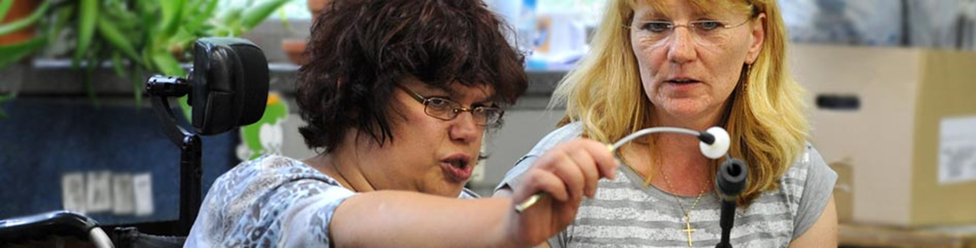 Zwei Frauen bei der Arbeit