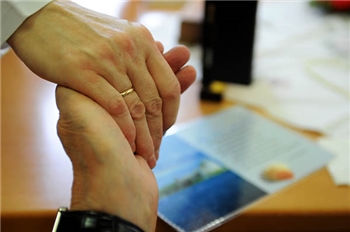 HOP_7731 zwei Hände