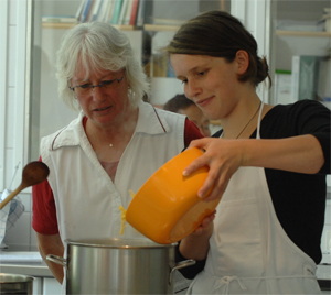 Diätassistentin bei der Arbeit