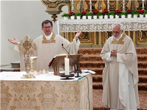 Caritas-Wallfahrt zum Heiligen Ulrich 2015 Gemeinsam mit dem Augsburger Pfarrer  Karl Mair, der auch Vorsitzender des Caritasverbandes für die Stadt und den Landkreis Augsburg ist, feierte Diözesan-Caritasdirektor Domkapitular Dr. Andreas Magg den Wallfahrtsgottesdienst der Caritas anlässlich der Ulrichswoche 2015.