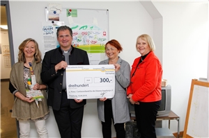 Spende der Soroptimisten Augsburg für Kiasu Spende der Soroptimisten Augsburg für Kiasu