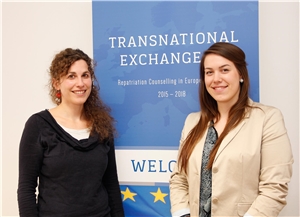 Transnationaler Austausch III - Leitung Sie beide sorgen dafür, dass das Projekt Transnational Exchange III zum Erfolg führt: Sarah Dillmann, Projektleitung, und Salome Maxeiner (Organisationleitung).