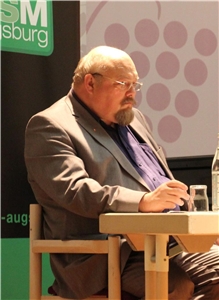 Wolfgang Friedel Wolfgang D. Friedel schilderte bei der Podiumsdiskussion die aktuelle Situation aus Sicht der Wohlfahrtsverbände.