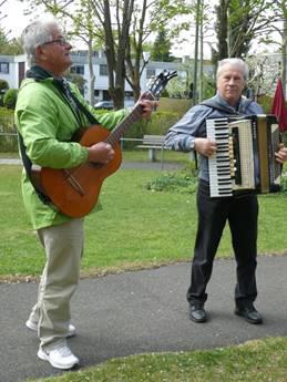 Caritas-Seniorenzentrum St. Hedwig - Königsbrunn - Musiker Uli Galas und Eugen Banhierl