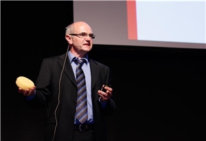 Dr. Werner Gatzweiler Das Foto zeigt den Caritas-Wissenschaftler Dr. Werner Gatzweiler.
