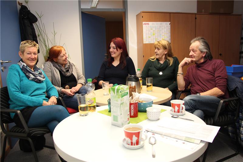 Sie bekommen mehr zurück als mancher ahnt (v.li.n.re.): Elfriede Mack, Christine Keis, Susanne Steinle, Annemarie Sommer und Hans Müller.