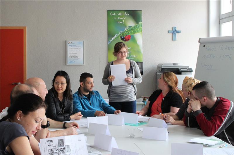 Nicole Hanisch mit ihren Deutschschülern aus aller Welt.