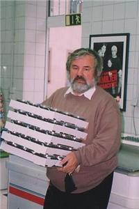 Anfänge des CARIsatt-Ladens mit Heinz Adler Heinz Adler träge Lebensmittel