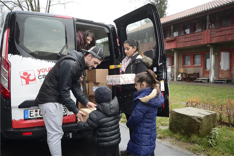 „youngcaritas“ macht jungen Flüchtlingen eine Freude