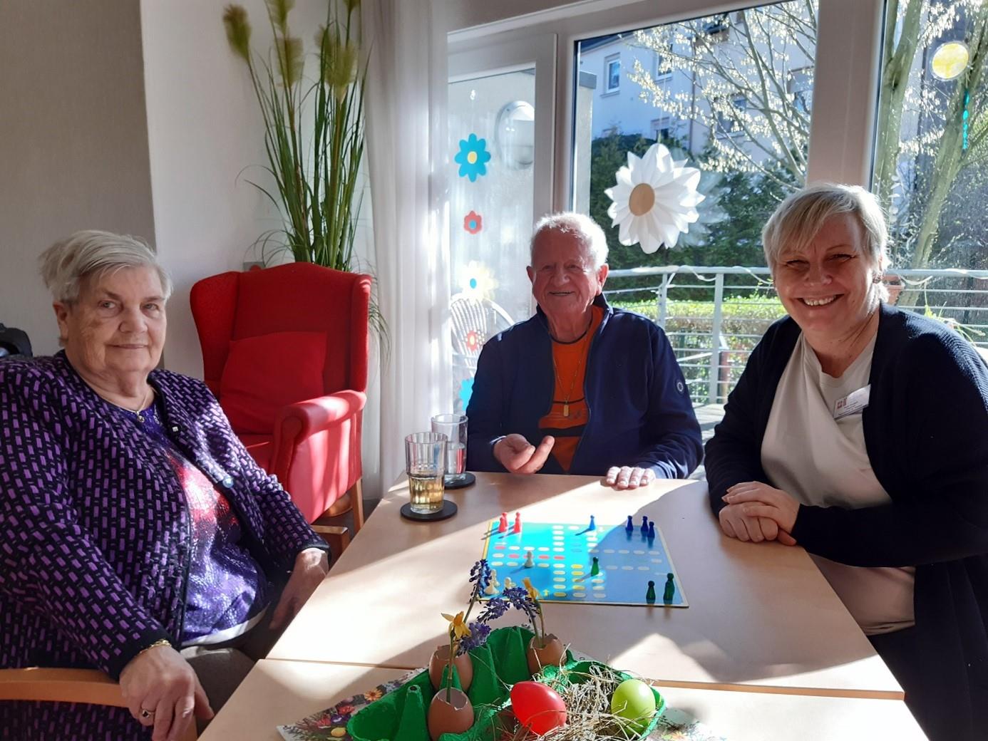 Senioren zur Seite Stehen - mit Freude und Spaß