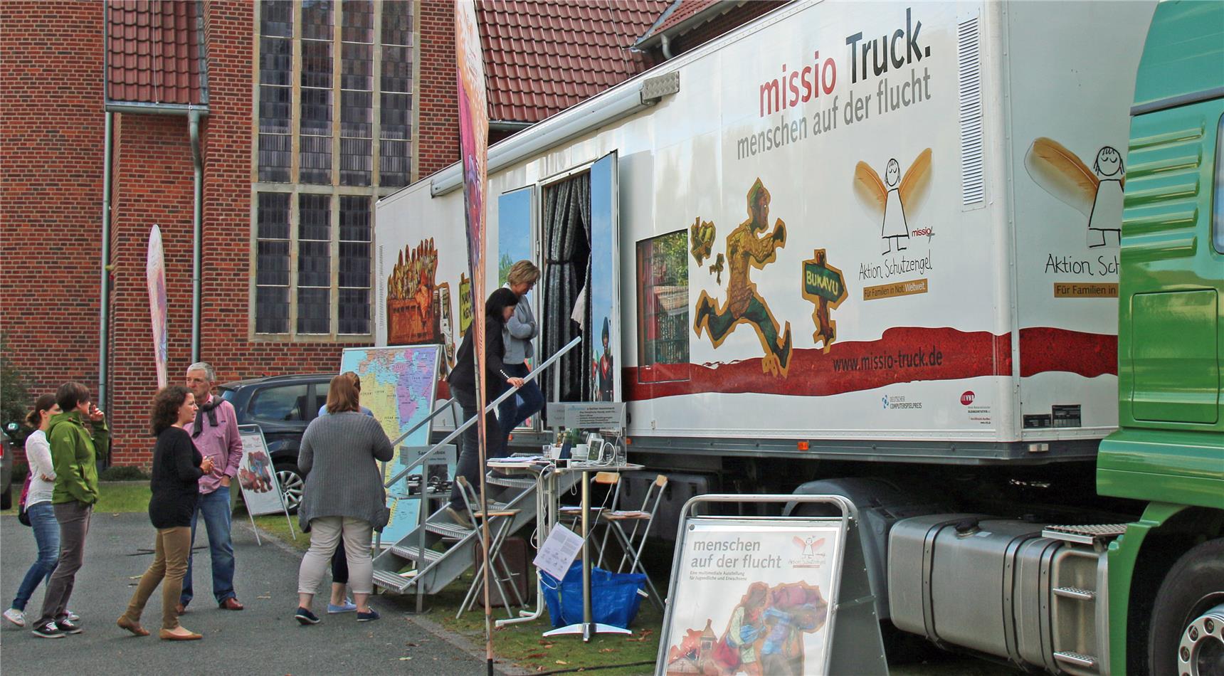 Die fahrende Ausstellung der katholischen Organisation missio machte beim Diözesancaritasverband Station. 