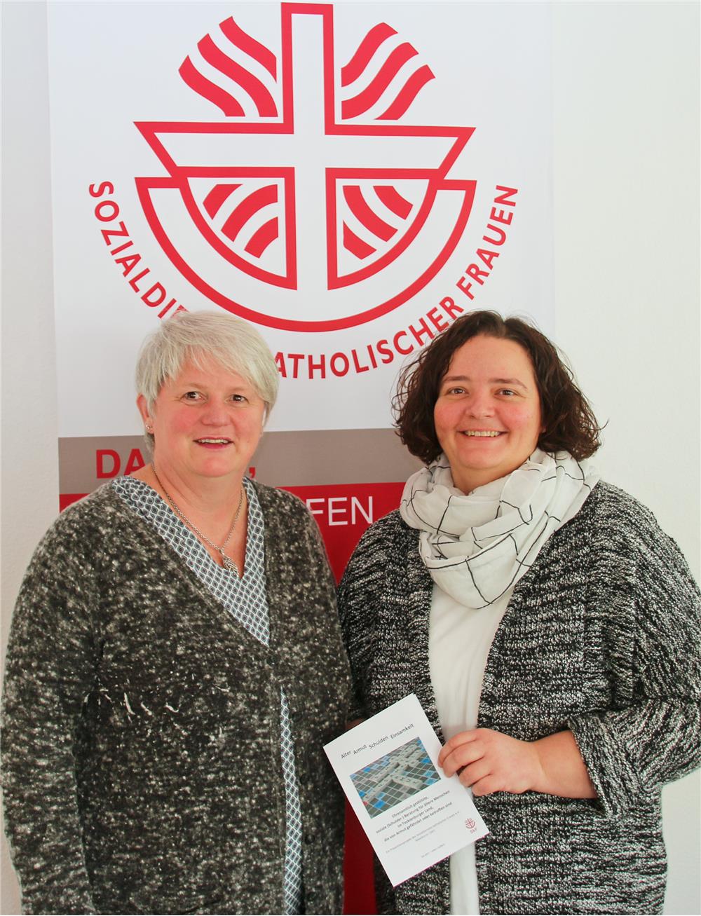 Das Bild zeigt zwei Frauen