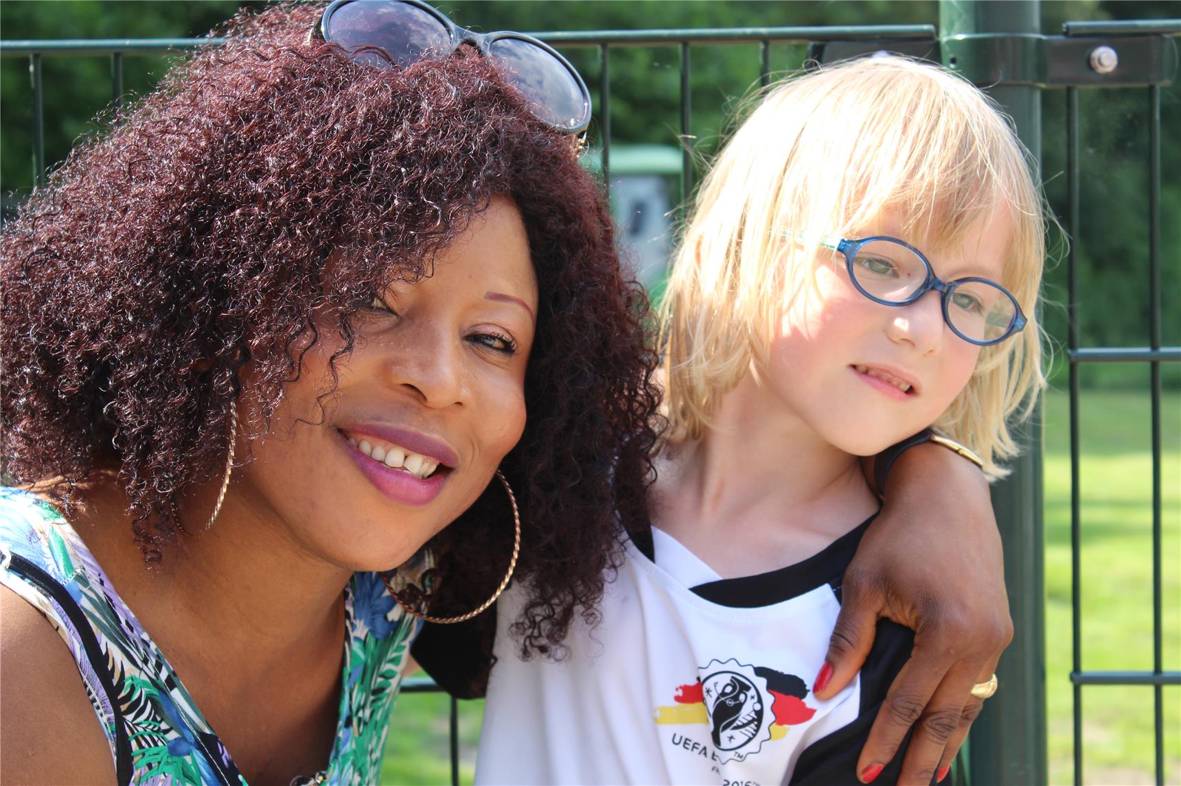 Eine Frau und ein Kind