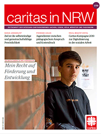 003-2019 Jugendhilfe Das Titelfoto der Zeitschrift Caritas in NRW zeigt einen Jugendlichen vor einer Wand.