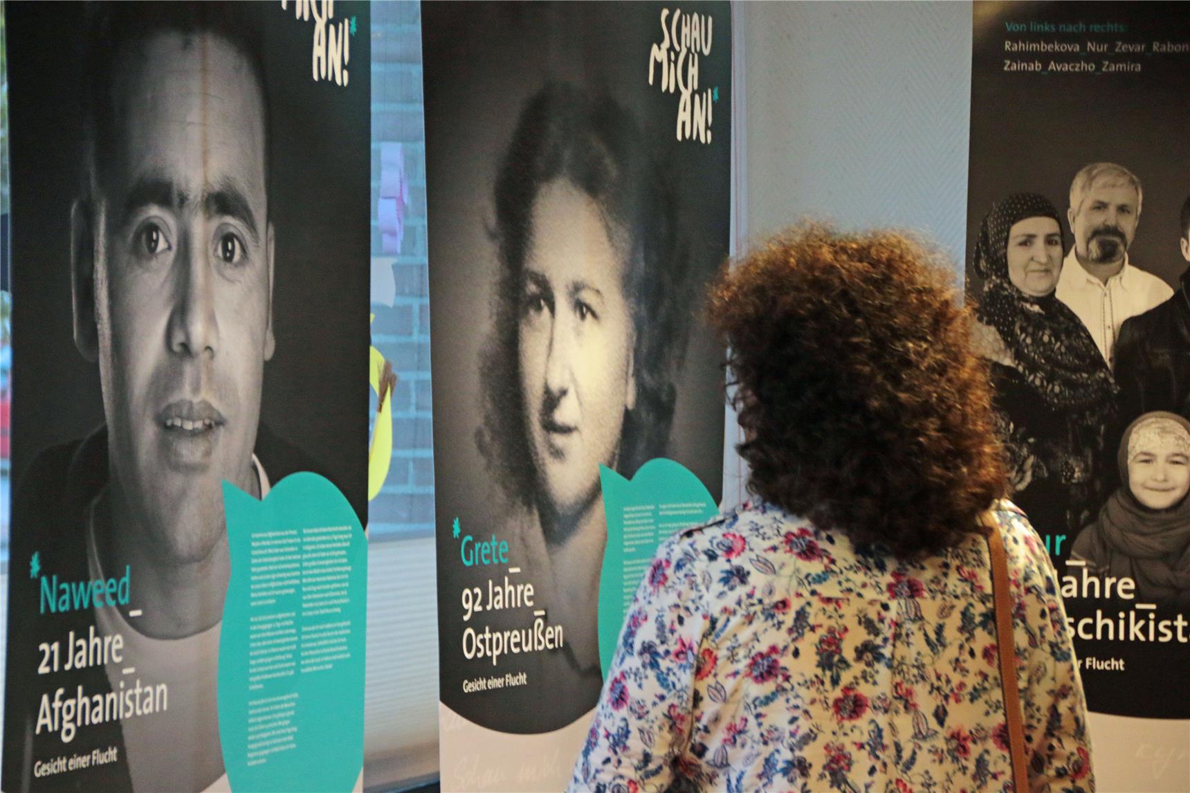 Die Ausstellung „Schau mich an“ wurde im Rahmen der Jubiläumstour des Diözesancaritasverbandes im Halterner Pfarrheim St. Laurentius eröffnet. Das Gemeinschaftsprojekt des Asylkreises Haltern und der 