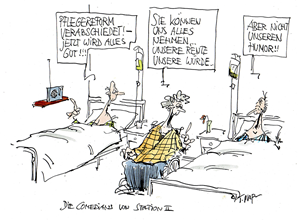 Karikatur zur Pflegereform Karikatur: Zwei Senioren liegen in einem Krankenhaus-Bett. Dazwischen sitzt eine Seniorin im Rollstuhl. Alle drei Personen treffen eine Aussage.