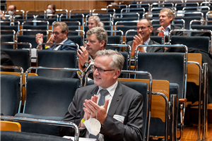 Applaudierendes Publikum Applaudierendes Publikum beim 1. Kath. Krankenhaustag NRW am 10.11.2021 in Essen