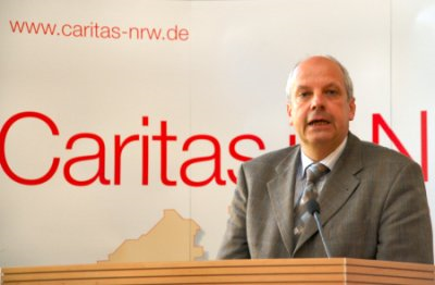 Münsters Diözesancaritasdirektor Heinz-Josef Kessmann auf dem Europaforum 2007