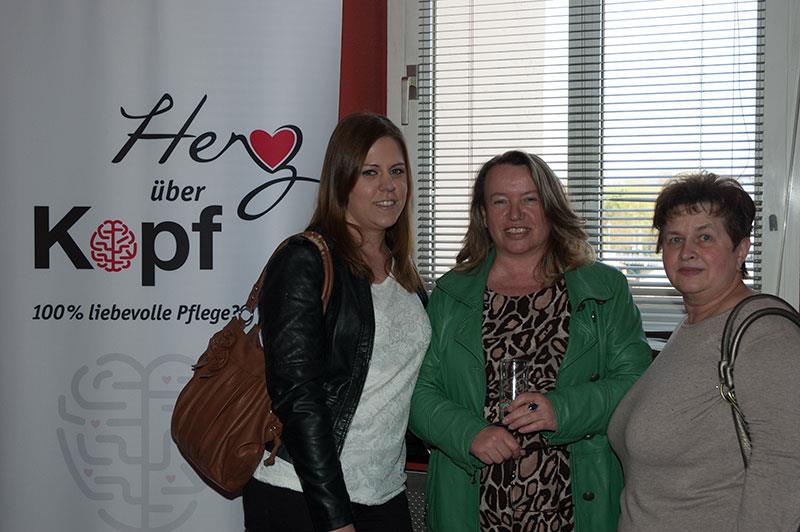 'Herz über Kopf' war das Motto des diesjährigen Pflegekongresses der Caritas Regensburg. Caritas-Pflegefachkräfte aus dem gesamtem Bistum konnten sich hier informieren und Erfahrungen austauschen.