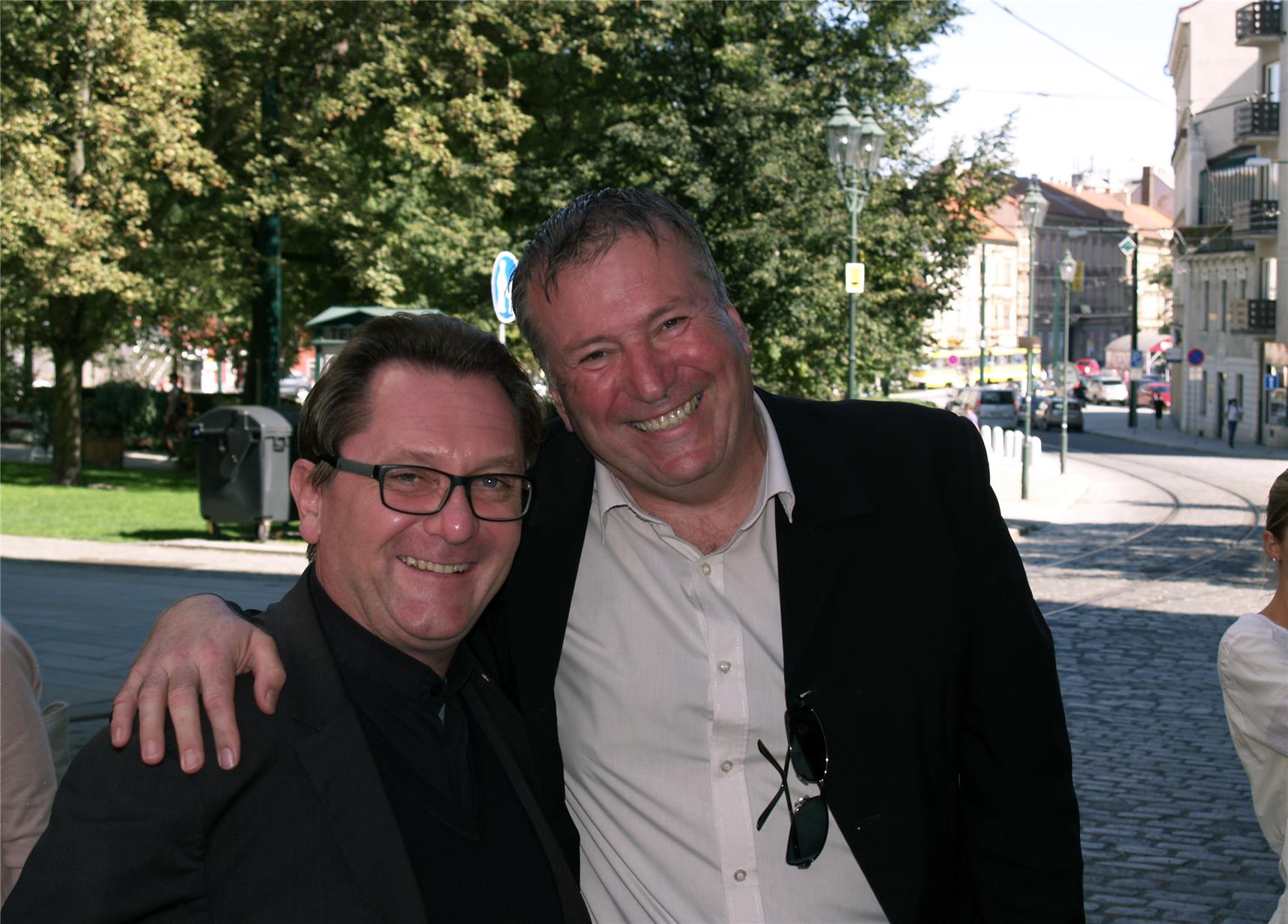 Caritasdirektor Dr. Roland Batz (links) mit seinem Pilsener Amtskollegen Jiri Lodr.