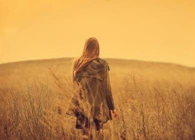 Ein Schwangerschaft stürzt manche Frau in tiefe Konflikte und sogar an den Abgrund der Verzweiflung. Um sie und das Kind vor unüberlegten Handlungen zu bewahren, gibt es die Möglichkeit der anonymen Geburt.