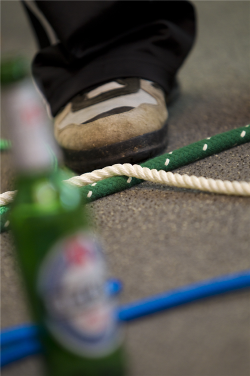 Es fordert Motivation und Mut, den Teufelskreis aus Abhängigkeiten zu durchbrechen. Die Caritas-Suchthilfe kann Auswege zeigen.