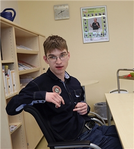 Benjamin während des Interviews Benjamin während des Interviews