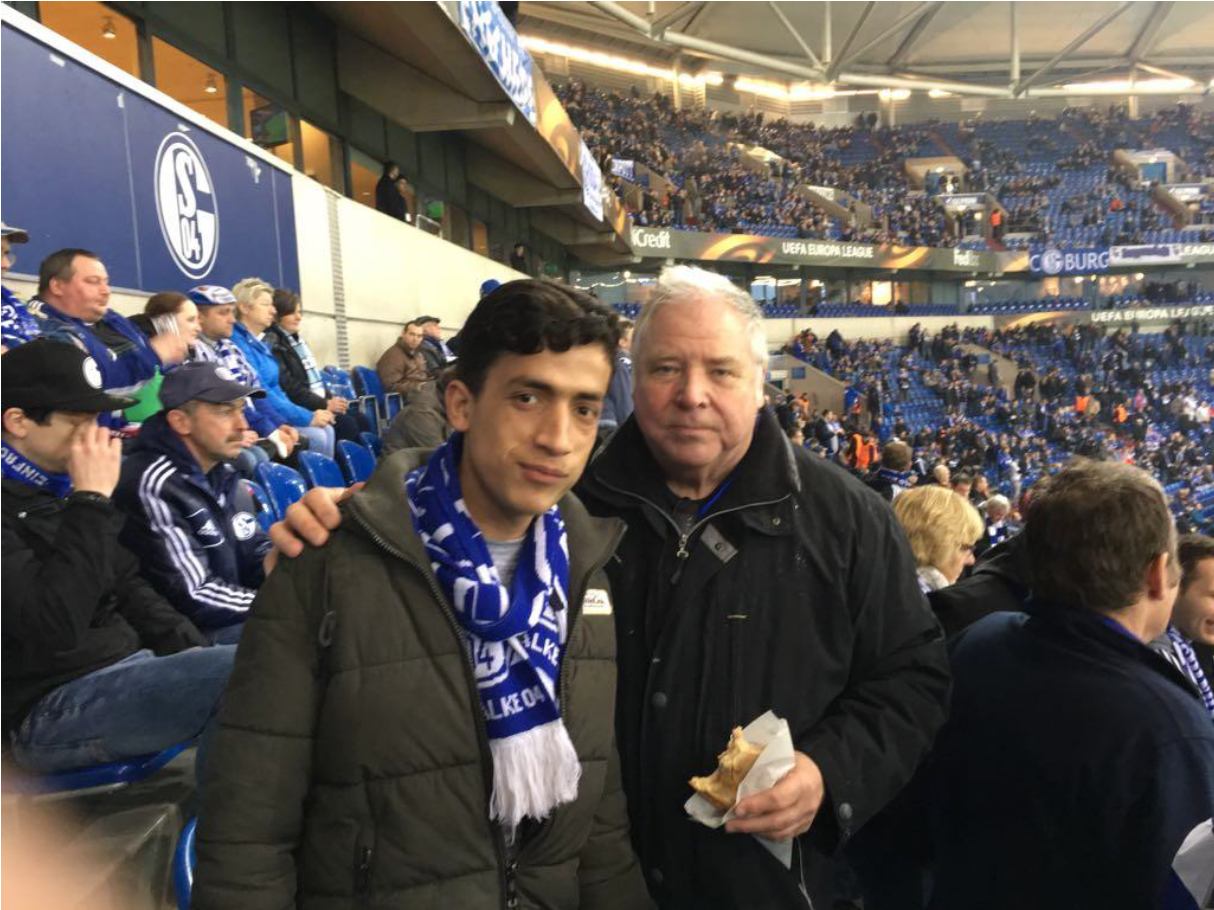 Samim und Theo im Fussballstadion