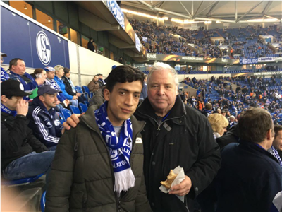 Samim und Theo Samim und Theo im Fussballstadion