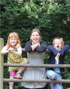 Erzieherin mit Kindern Erzieherin mit Kindern