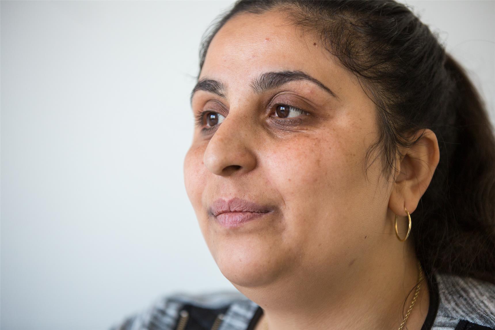 Klientin Silviya Hristova bekommt Unterstützung von MOBI Berlin