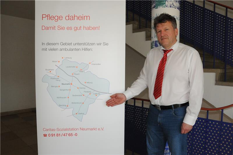 Geschäftsführer zeigt Versorgungsgebiet