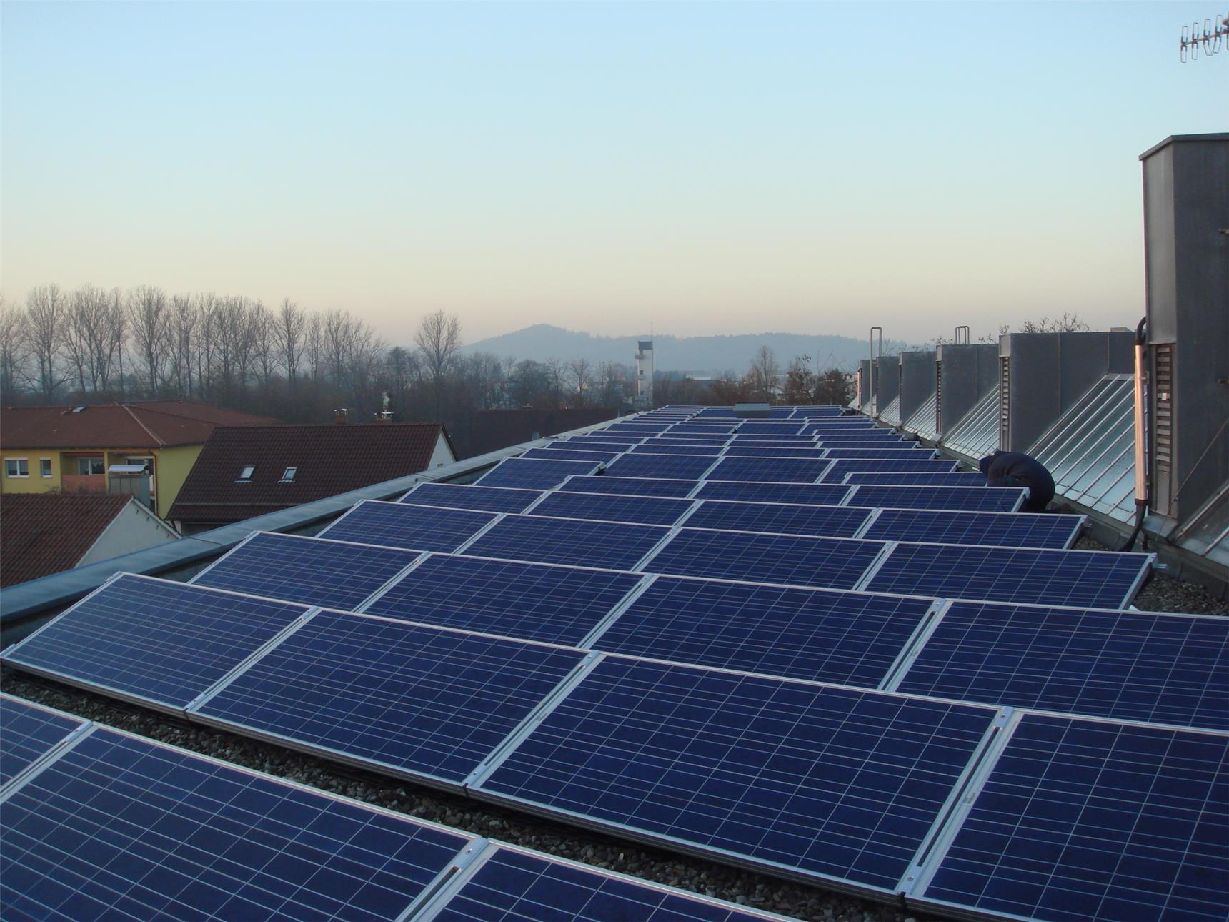 Photovoltaikanlage auf Seniorenheimdach