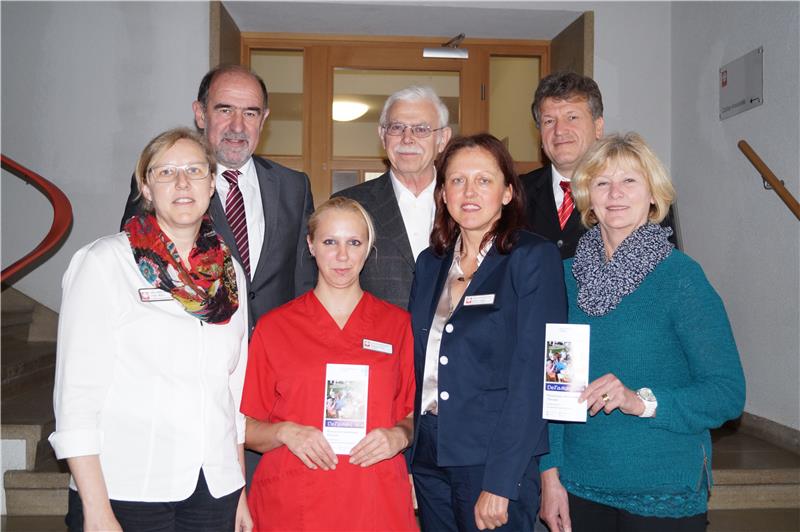 Vorstand und verantwortliche Mitarbeiter der Sozialstation Neumarkt