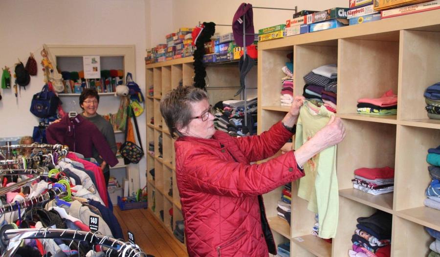 Einkauf im Caritas Laden