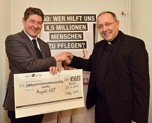 Scheckübergabe für HOT