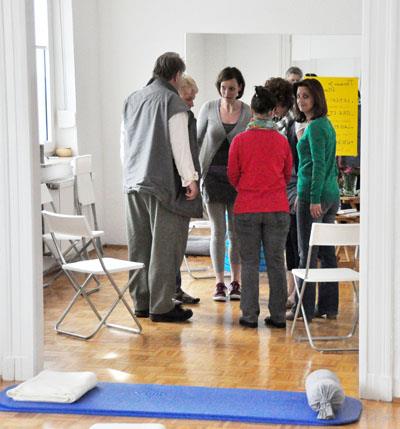 Teilnehmerinnen bei einer Übung