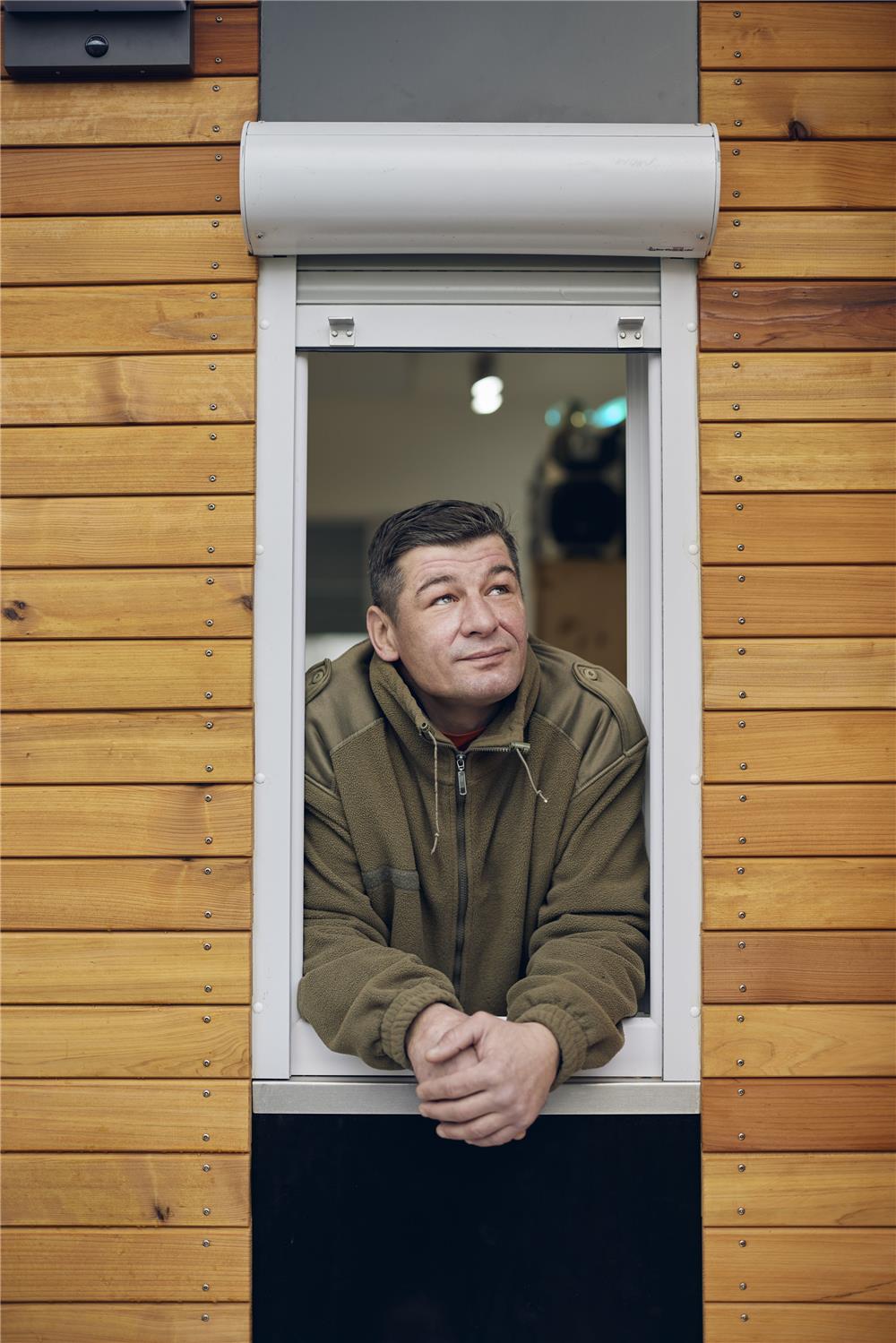 Dietrich Holz fühlt sich wohl in seinem Tiny House.