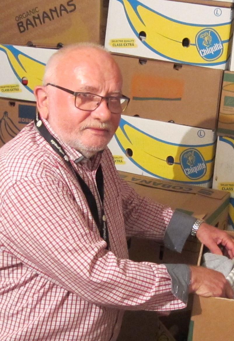 Seit 18 Jahren engagiert sich Heinrich Stolze in der Vinzenz-Konferenz in Herne. 2020 schickte diese zwei Sattelschlepper voller Spenden zu einer Roma-Gemeinde nach Ungarn.