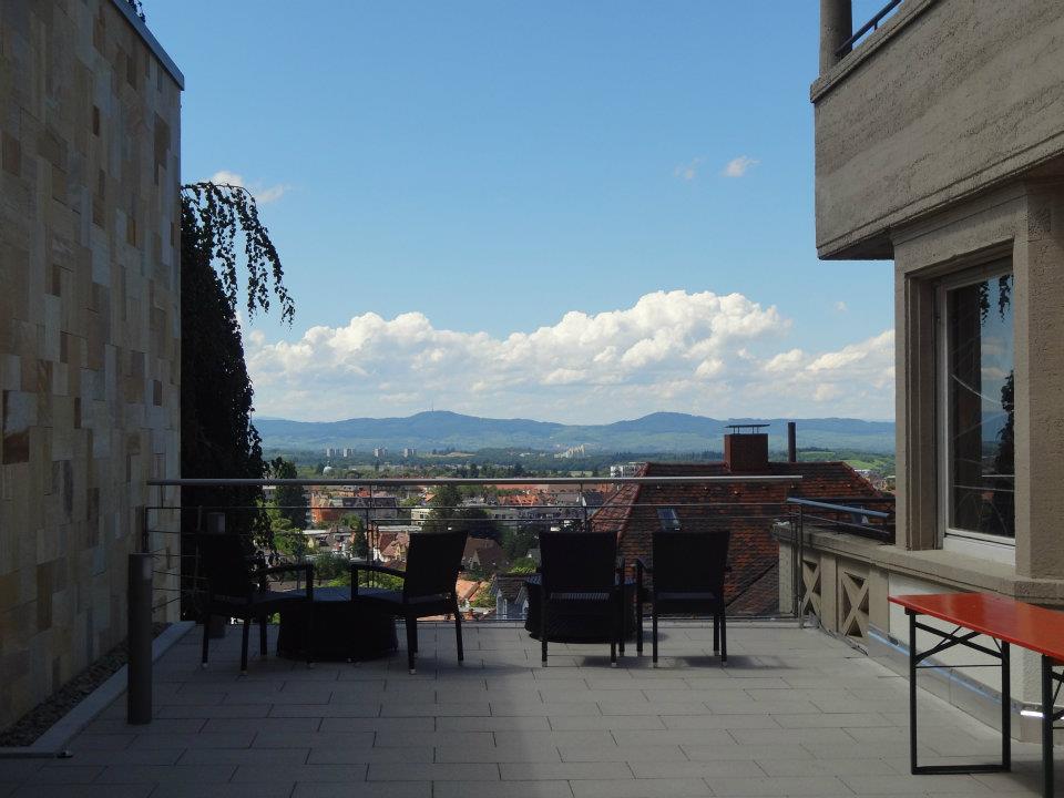 Blick auf den Kaiserstuhl vom umgebauten Tagungszentrum aus