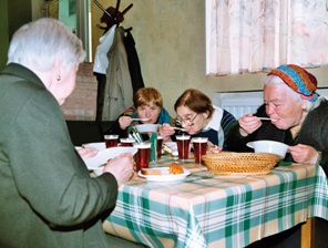 Im Café Tatjana gibt es ein kostenloses Mittagessen für Menschen am Rande