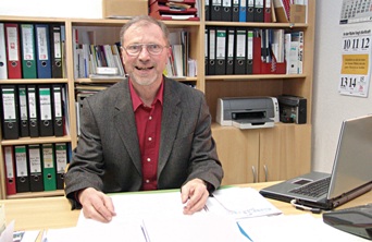 Bernd Lattig in seinem Büro