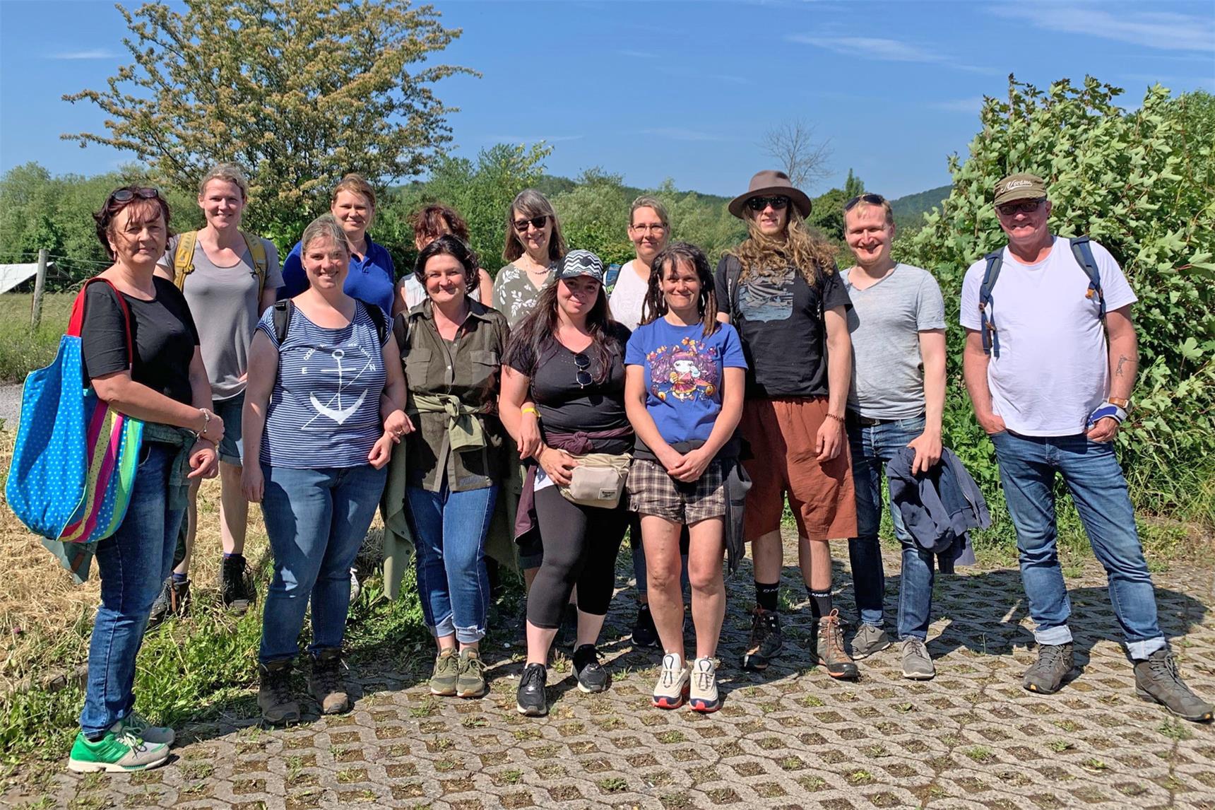 Gruppenfoto mit den Teilnehmenden der Kräuterwanderung