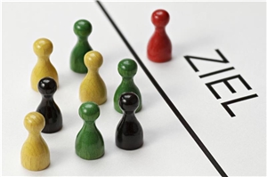 Bundestagspetition auf der Zielgeraden Verschiedene Spielkegel vor der Ziellinie