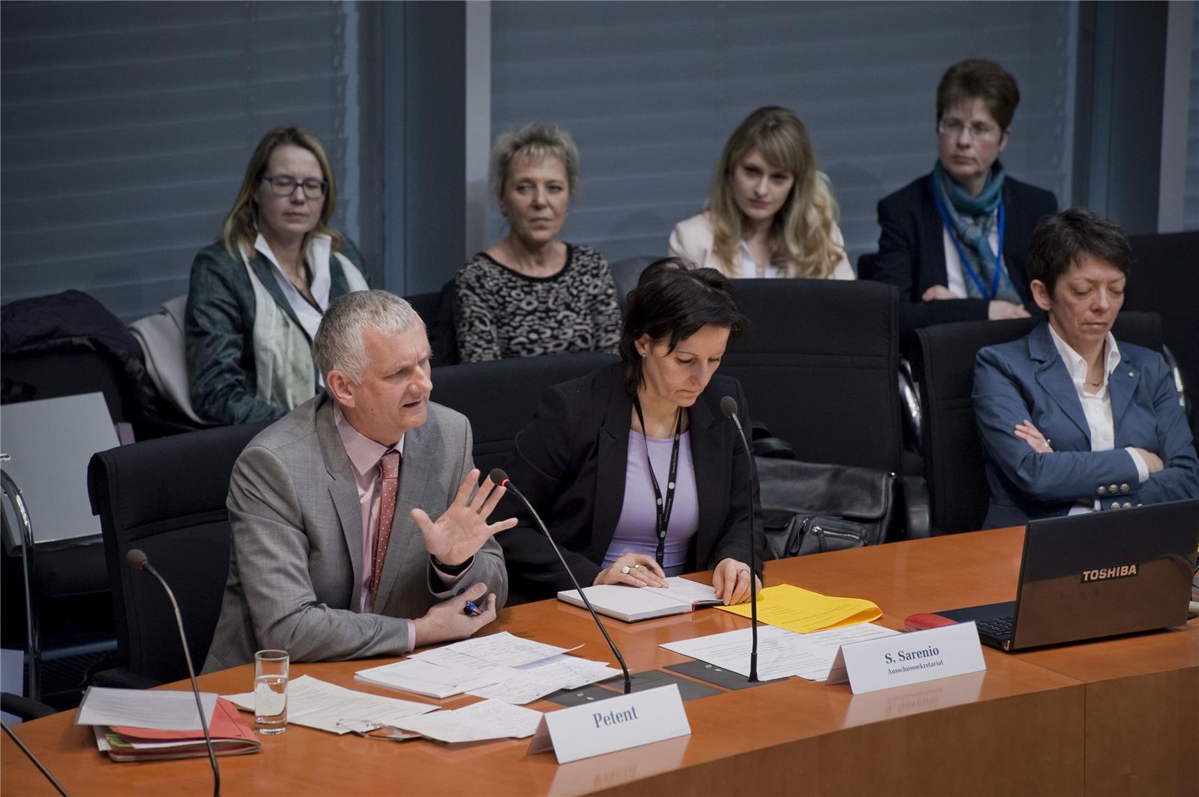 Petent in der Anhörung