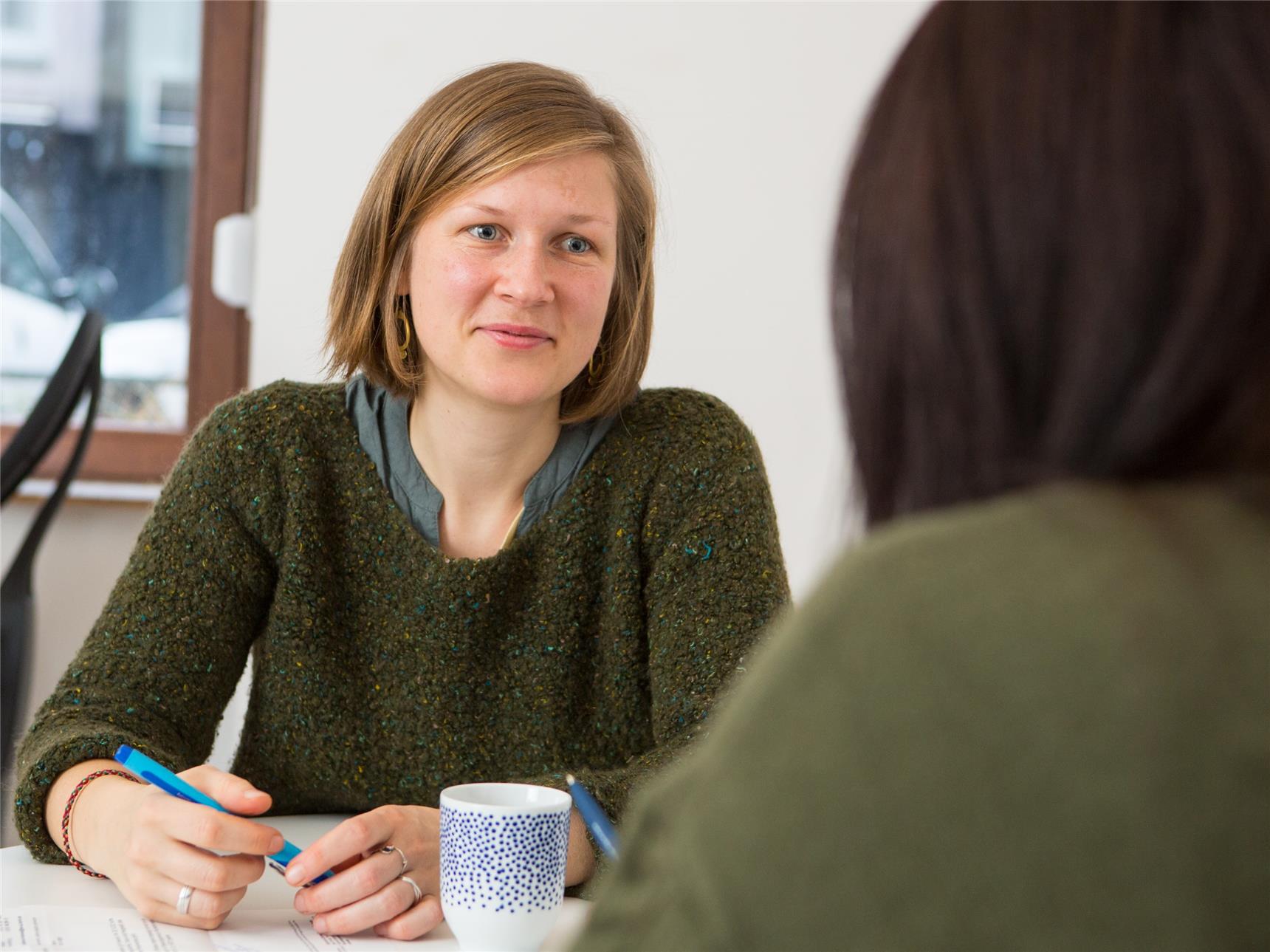 Eva Hösch vom Projekt Bayan im Gespräch