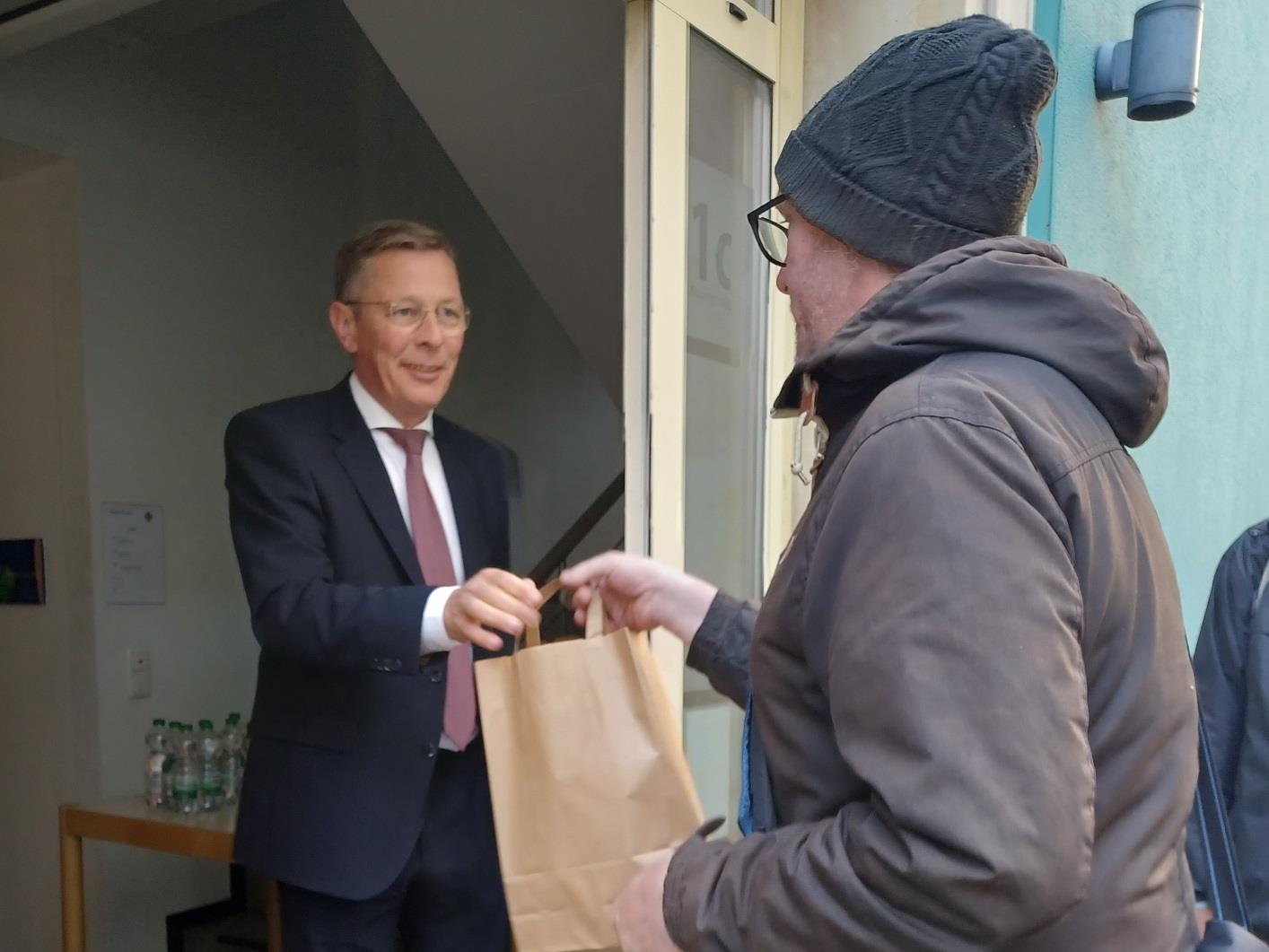 Besuch der Wilhelm Kaisen Bürgerhilfe beim Schnoor-Anbiet