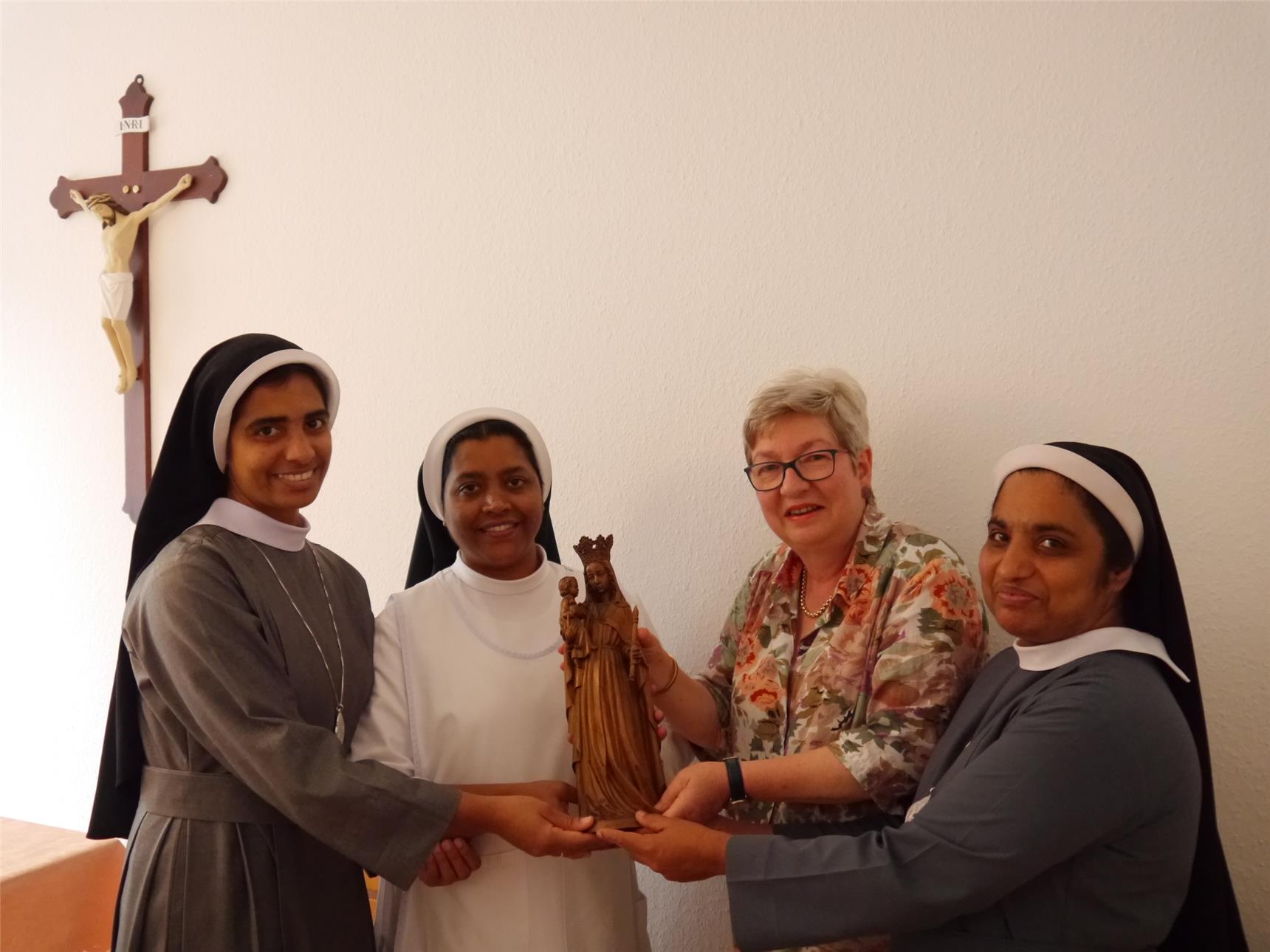 Übergabe Marienstatue an St. Birgitta