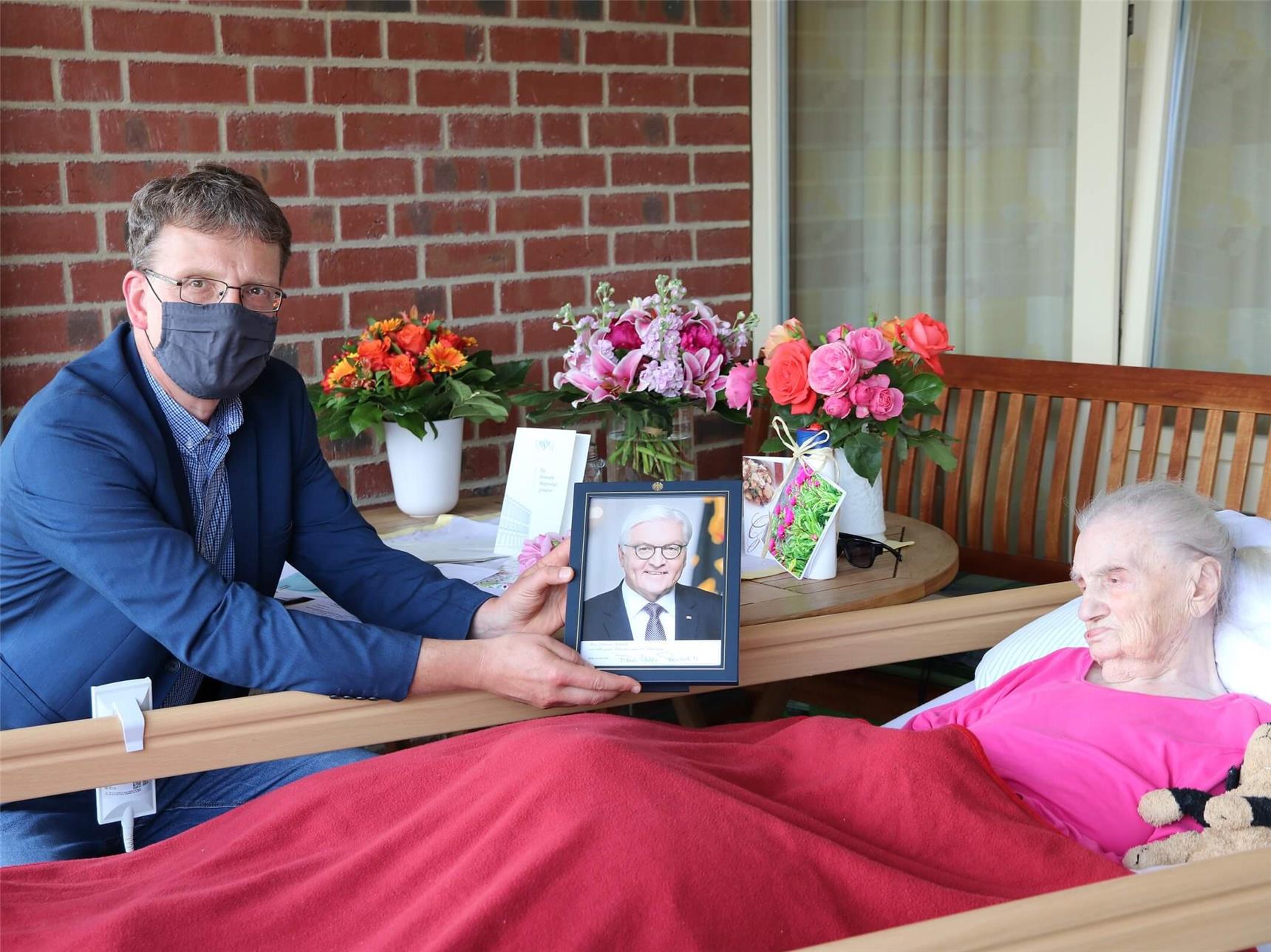 110. Geburtstag Johanna Rehfeldt - mit Enkelsohn Hans-Peter Keck