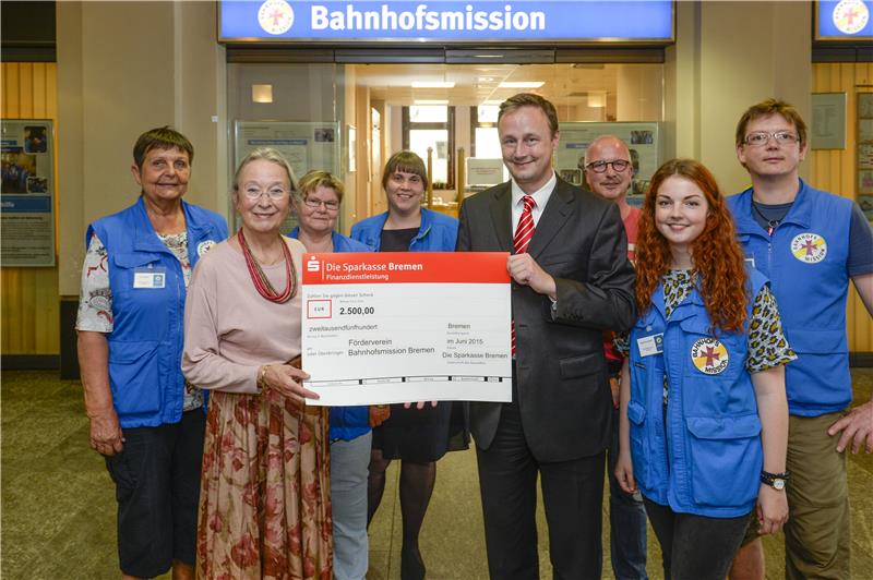 Spende Sparkasse für Bahnhofsmission